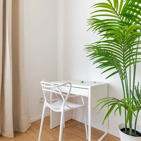 Sage Train Station Apartment