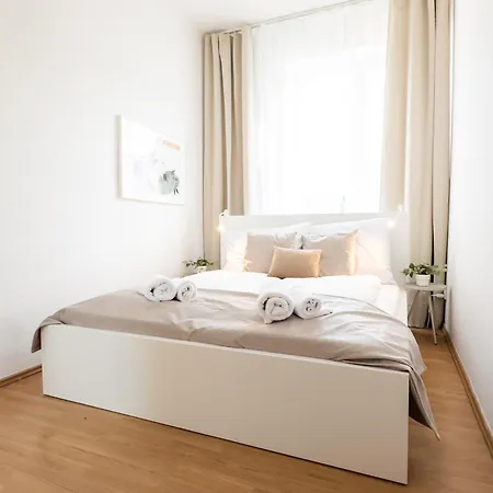 Sage Center Apartment