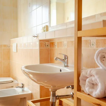 Sage Center * Pressburg